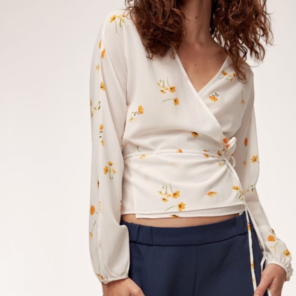 BNWOT Lilia Blouse Aritzia Wilfred Floral Wrap Top - Picture 1 of 3
